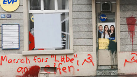 Weil die Evangelische Volkspartei (EVP) in Zürich den „Marsch fürs Läbe“ befürwortet, geriet das Büro der Partei ins Visier von Chaoten