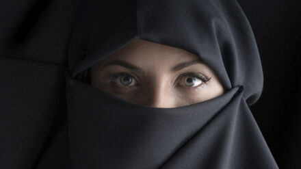 Zumindest die Augen sollen wie bei einer Niqab zu sehen sein: Im Zuge des Sicherheitskonzeptes der CDU-Innenminister wird auch über ein Verbot der Vollverschleierung diskutiert.