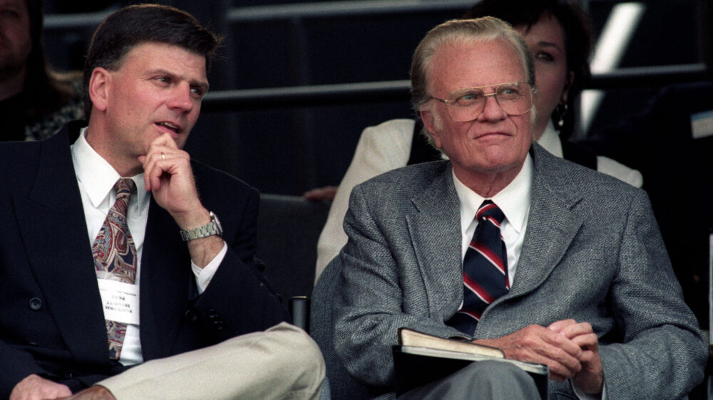 Billy Graham (r.) mit seinem Sohn Franklin Graham 1994 im Cleveland Stadium