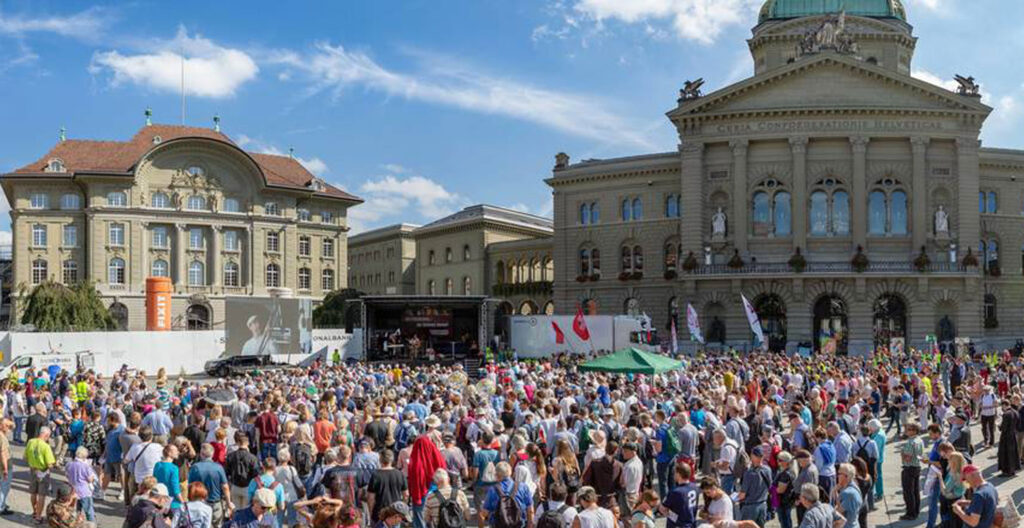 Die Lebensrechtler demonstrierten auf dem Bundesplatz in Bern gegen Abtreibung und Sterbehilfe