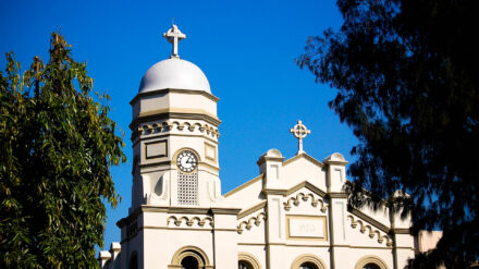 Mittlerweile finden in den meisten Kirchen in Colombo, der Hauptstadt von Sri Lanka, Gottesdienste statt. Hier die Kirche St. Paul in Colombo, eine der ältesten Kirchen des Landes