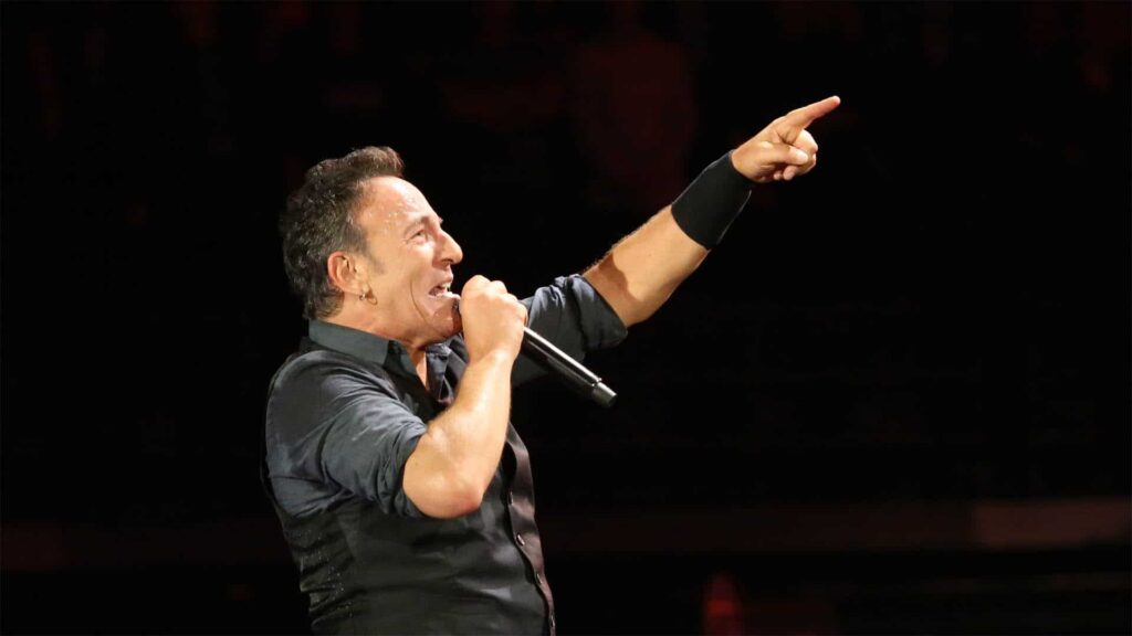 Der amerikanische Rockstar Bruce Springsteen wird 70. Für Netflix nahm er eine Broadway-Show auf – und stimmte ungewohnt leise Töne an.