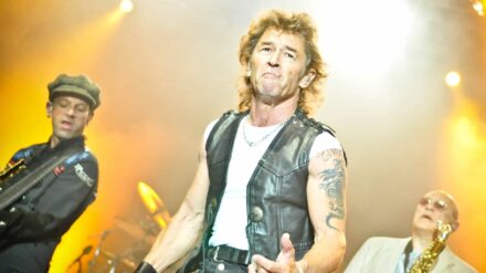 Der Musiker und Produzent Peter Maffay glaubt an Gott, sagt er im Interview des Evangelischen Pressedienstes (epd)