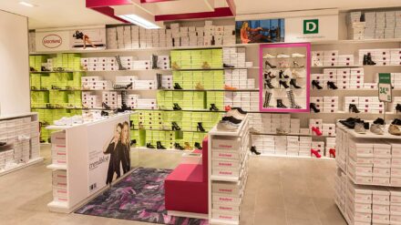 Auch die Filialen des Schuhverkäufers Deichmann sind von der Coronakrise betroffen: Die Geschäfte sind derzeit geschlossen. Das Unternehmen möchte Mietzahlungen für die Geschäftsräume vorerst aussetzen.