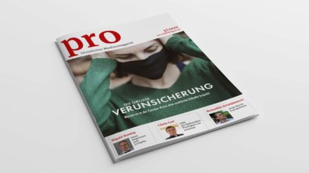 „Die große Verunsicherung“: Die aktuelle Print-Ausgabe der pro beschäftigt sich mit der Frage, wem wir angesichts einer Fülle an Meinungen noch Glauben schenken können.