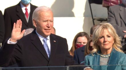 Joe Biden legt den Amtseid als Präsident ab