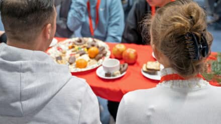 In der JVA Uelzen feiern Familien ein vorgezogenes Weihnachtsfest